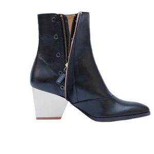 Zoe Lee Addis Black Boot Gold Heel 6.5